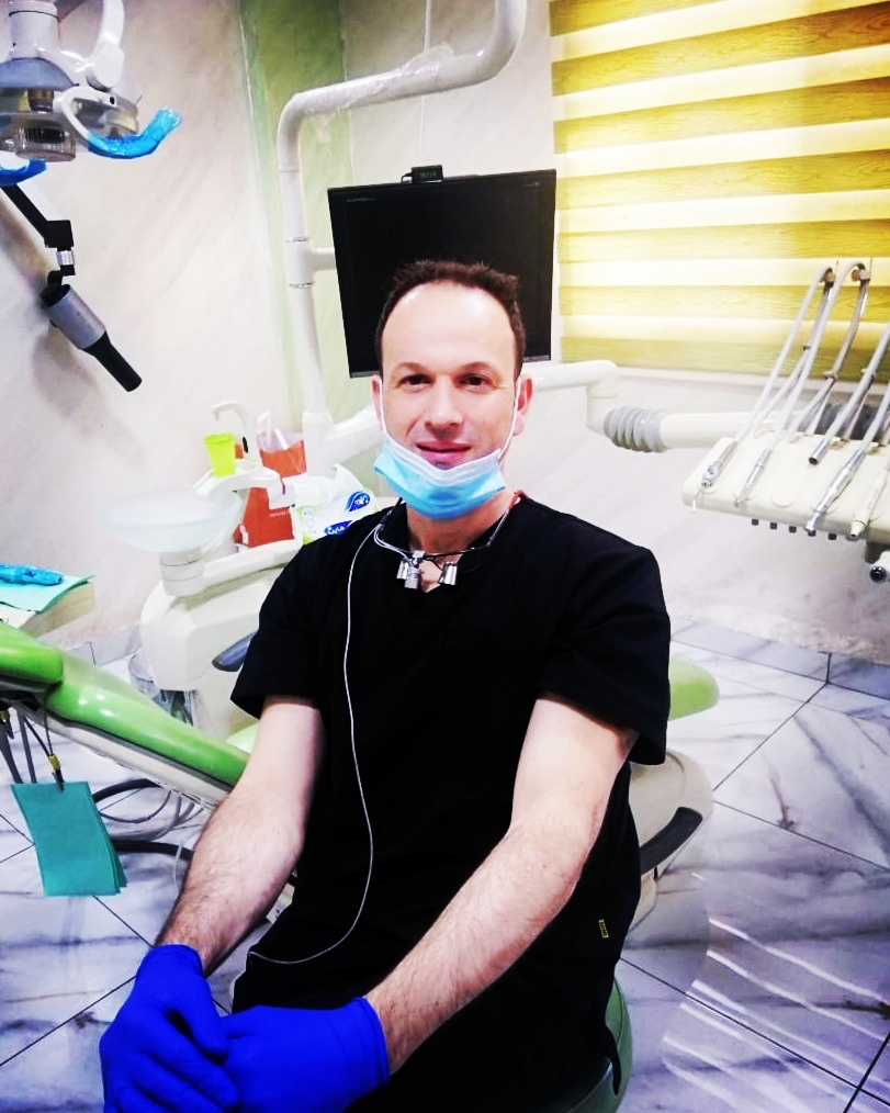 طبيب أسنان في جبل الحسين